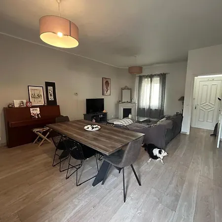 Agreable Maison De Avec Patio *